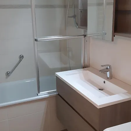 Apartment Confortable 4 Pers, Centre, Pistes, Balcon - Fr-1-516-122